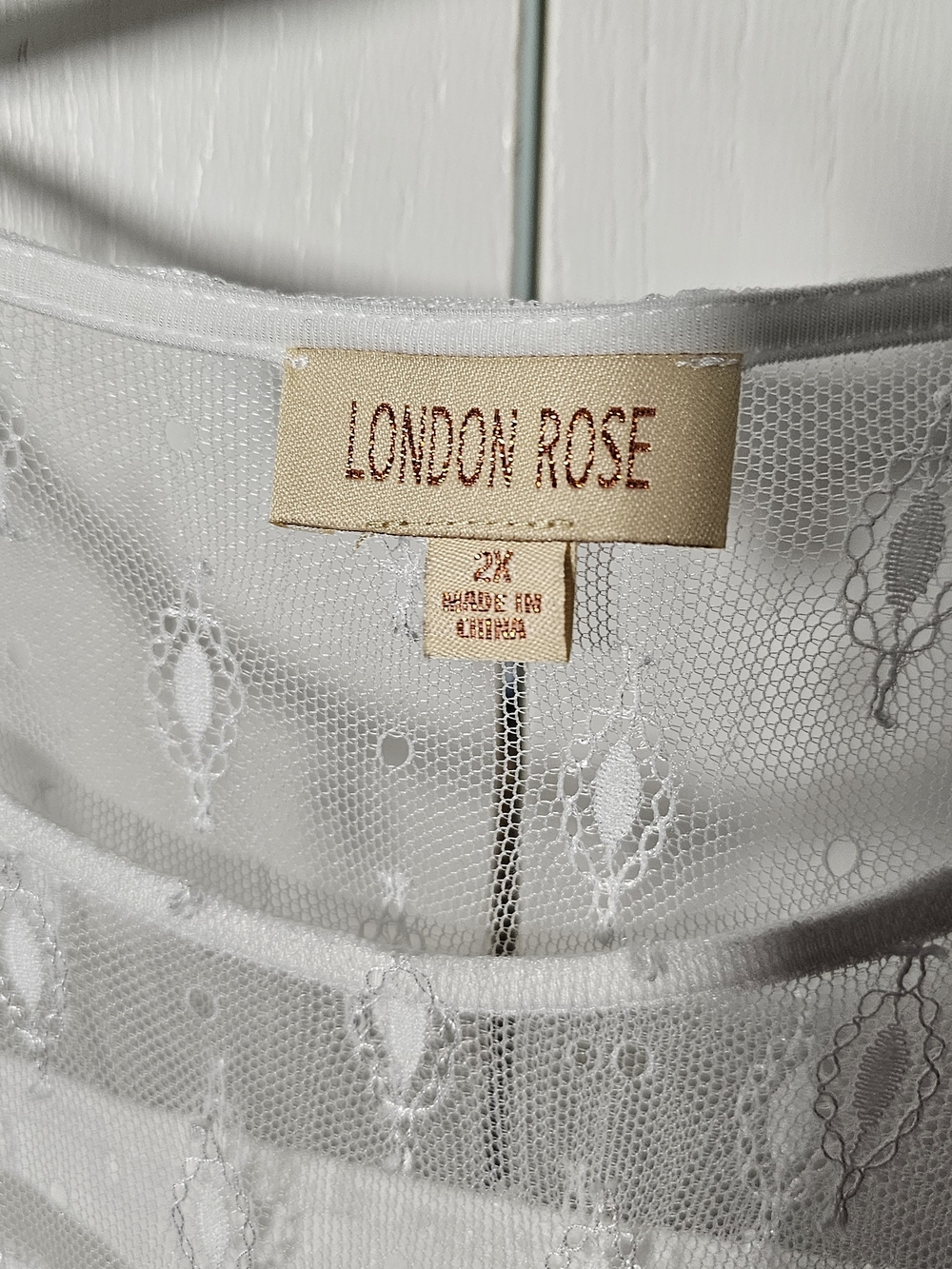 White Lace Sleeveless Top - Picture 5 of 10